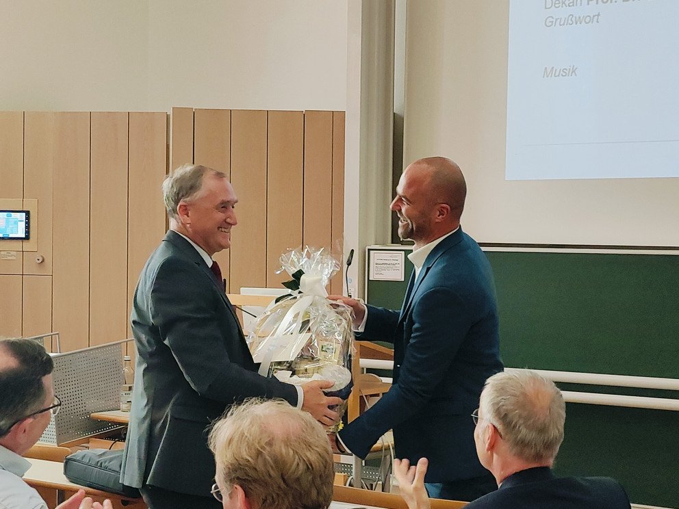 Image from Prof. Lehner's farewell lecture