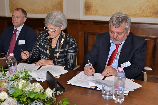 25 Jahre DSG Budapest – Unterschrift 25 Jahre DSG Budapest – Unterschrift